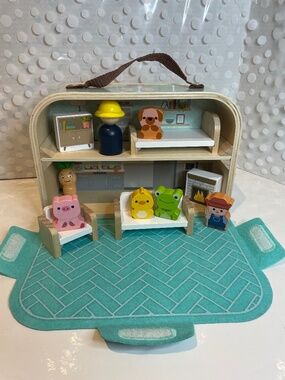 Fisher Price Wood Play Toy Dollhouse Carry Along Playset
